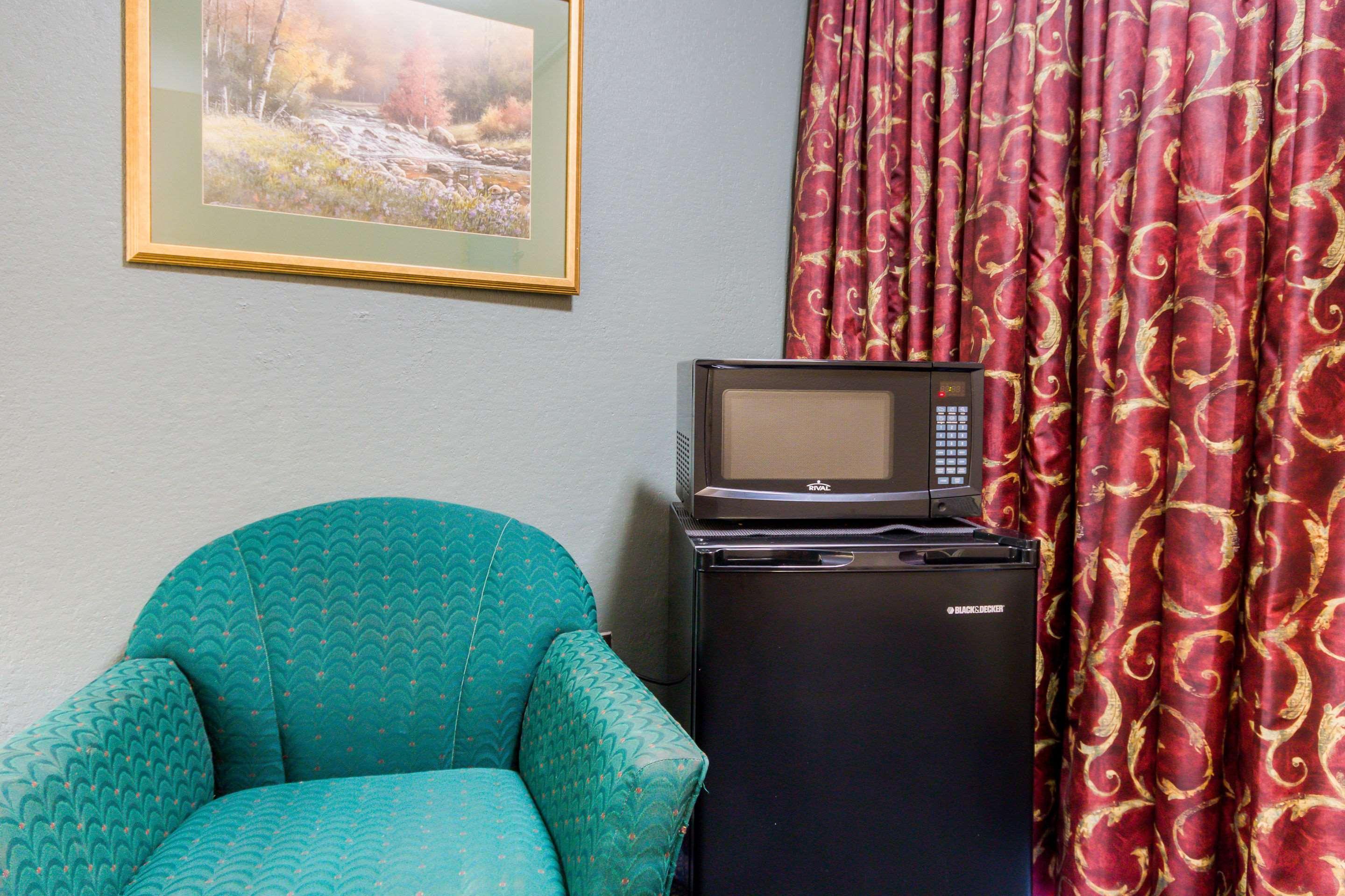 Rodeway Inn And Suites Portsmouth Εξωτερικό φωτογραφία