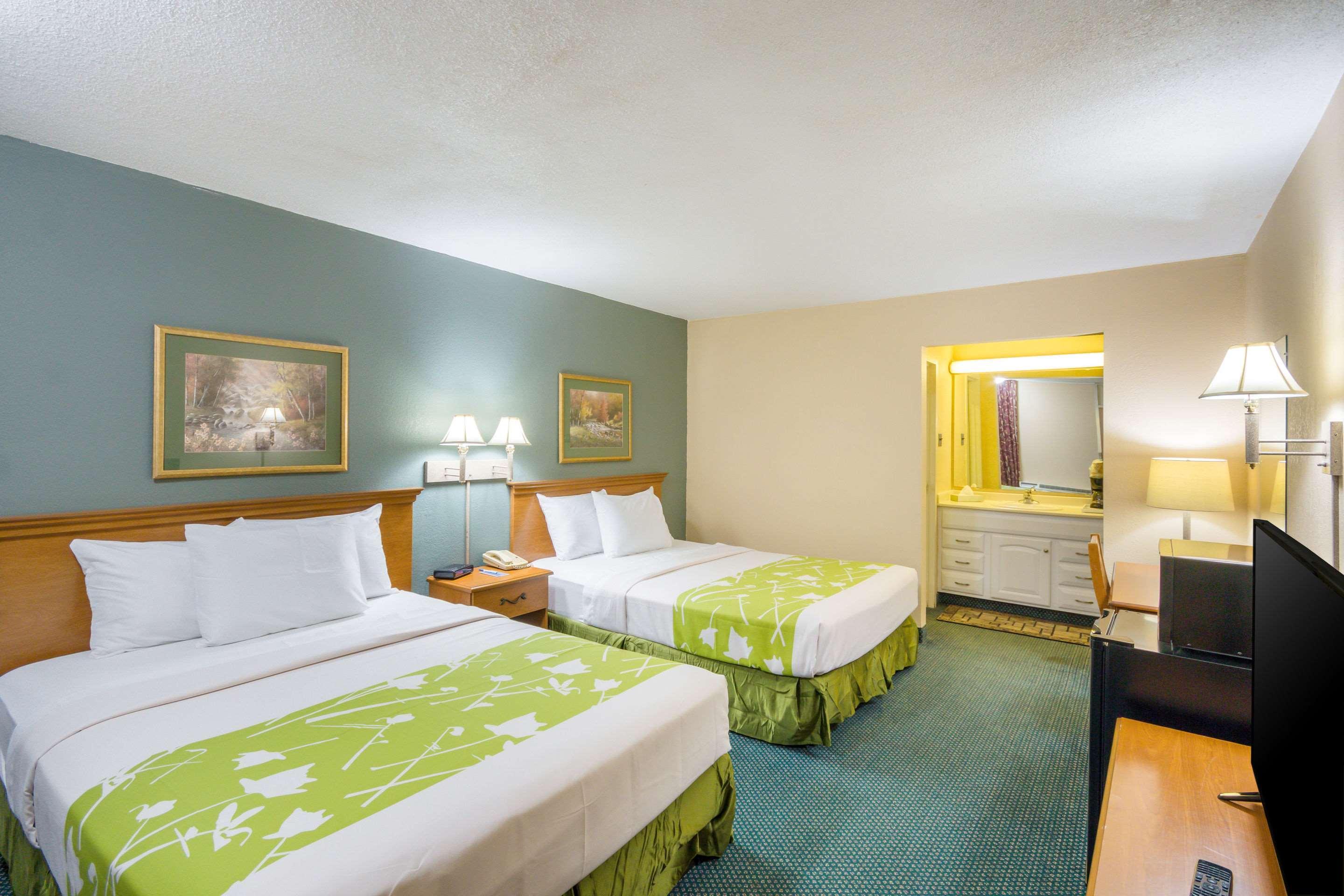 Rodeway Inn And Suites Portsmouth Εξωτερικό φωτογραφία