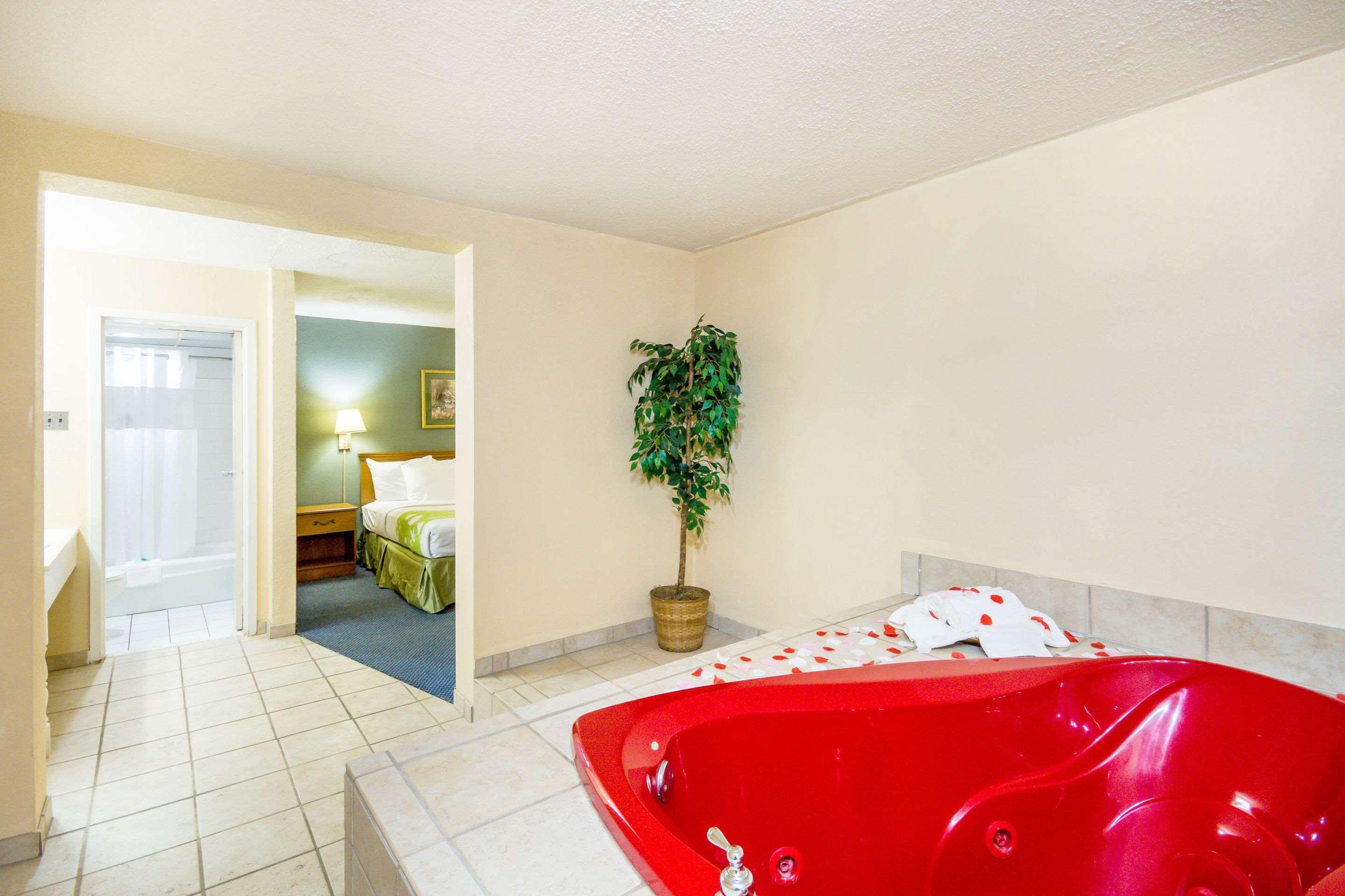 Rodeway Inn And Suites Portsmouth Εξωτερικό φωτογραφία
