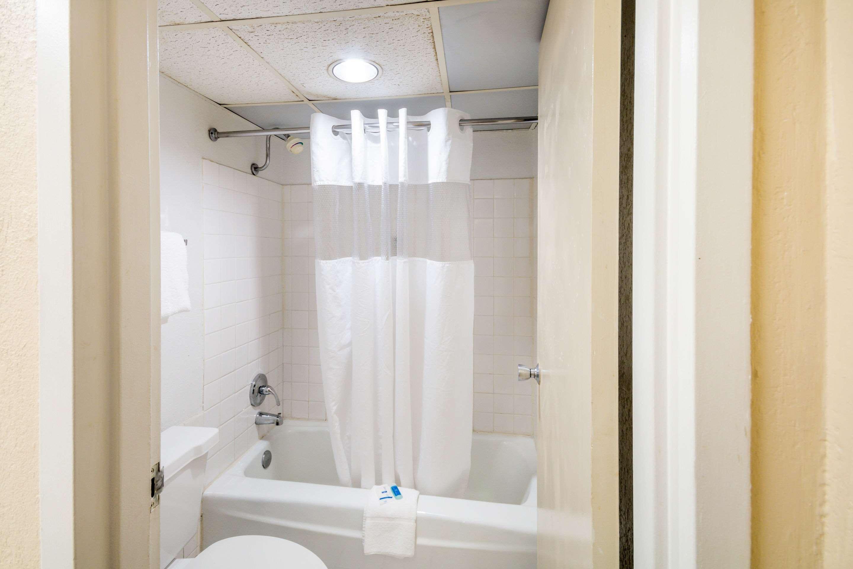 Rodeway Inn And Suites Portsmouth Εξωτερικό φωτογραφία