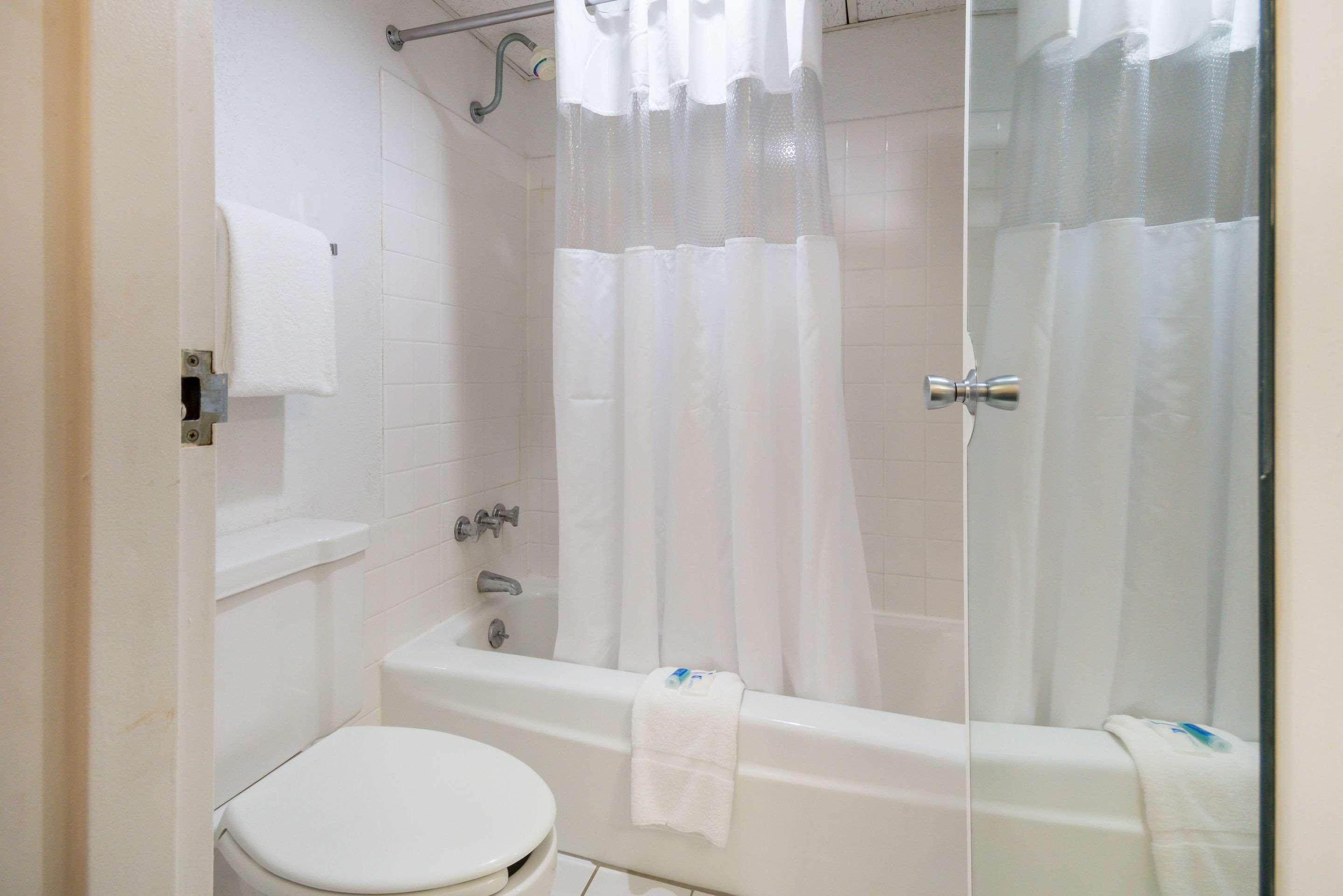 Rodeway Inn And Suites Portsmouth Εξωτερικό φωτογραφία