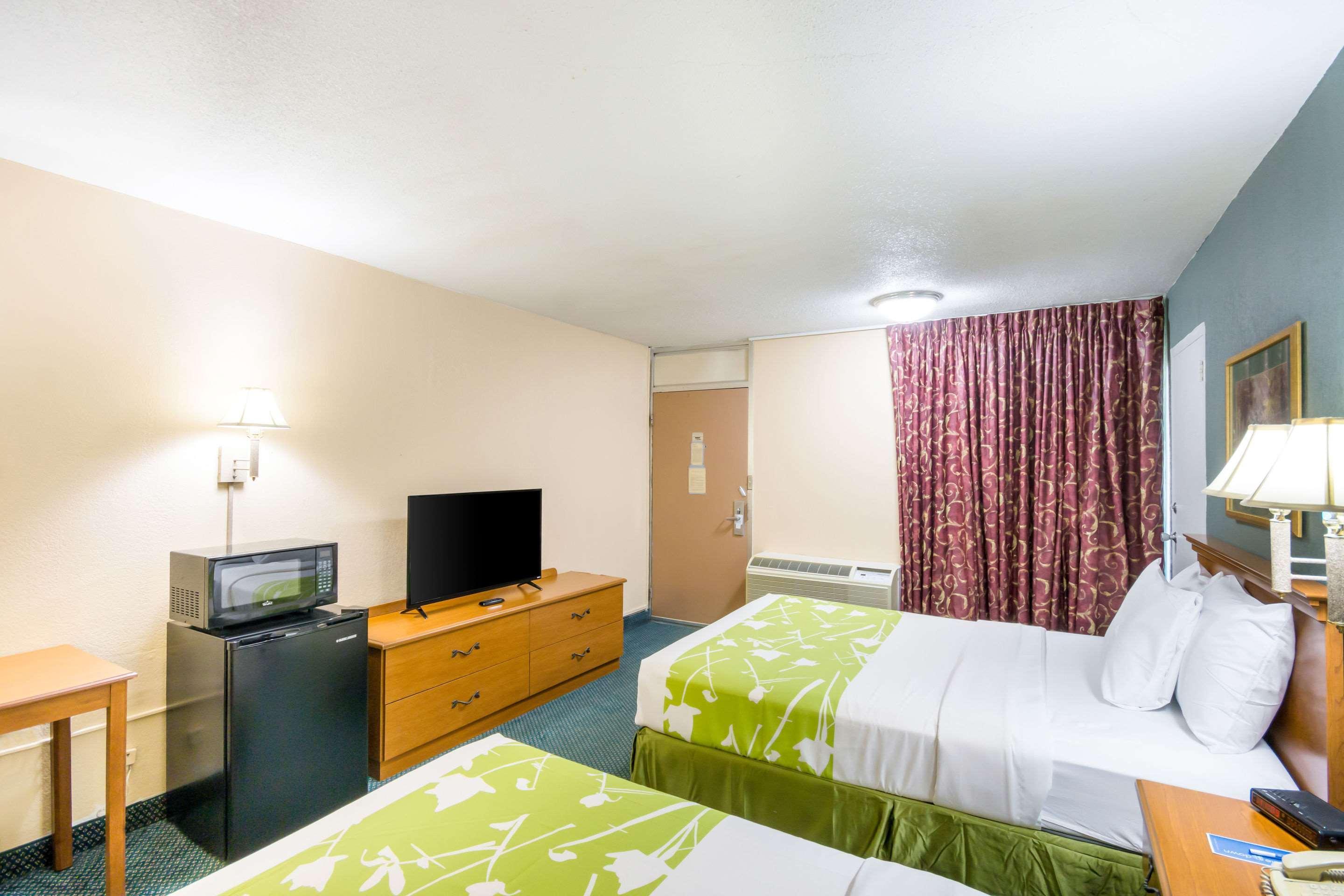 Rodeway Inn And Suites Portsmouth Εξωτερικό φωτογραφία
