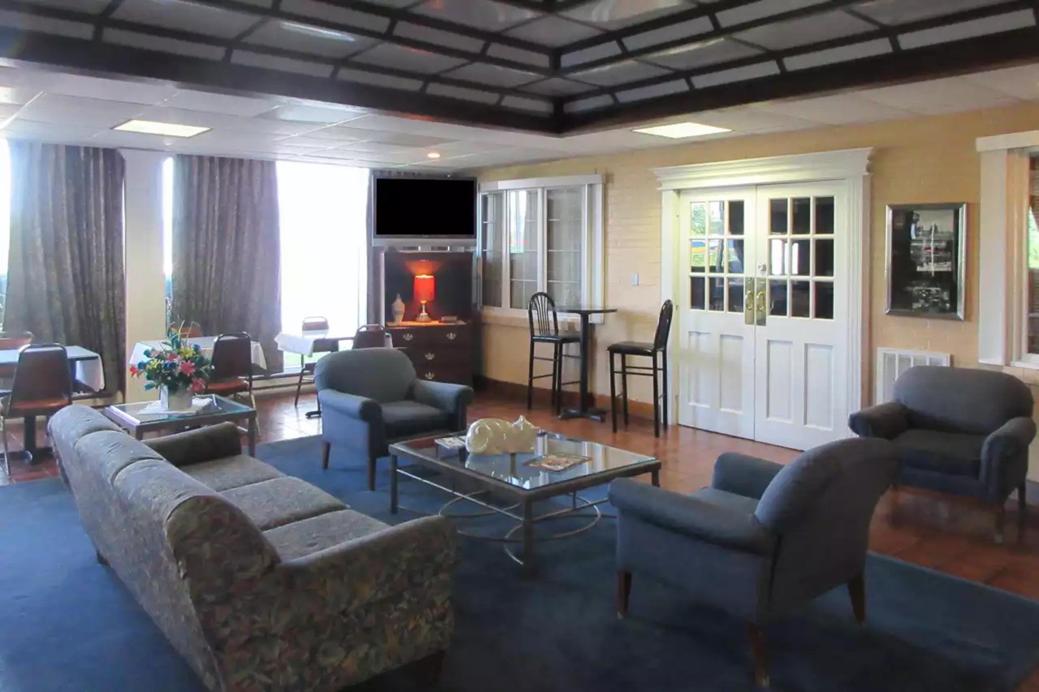 Rodeway Inn And Suites Portsmouth Εξωτερικό φωτογραφία