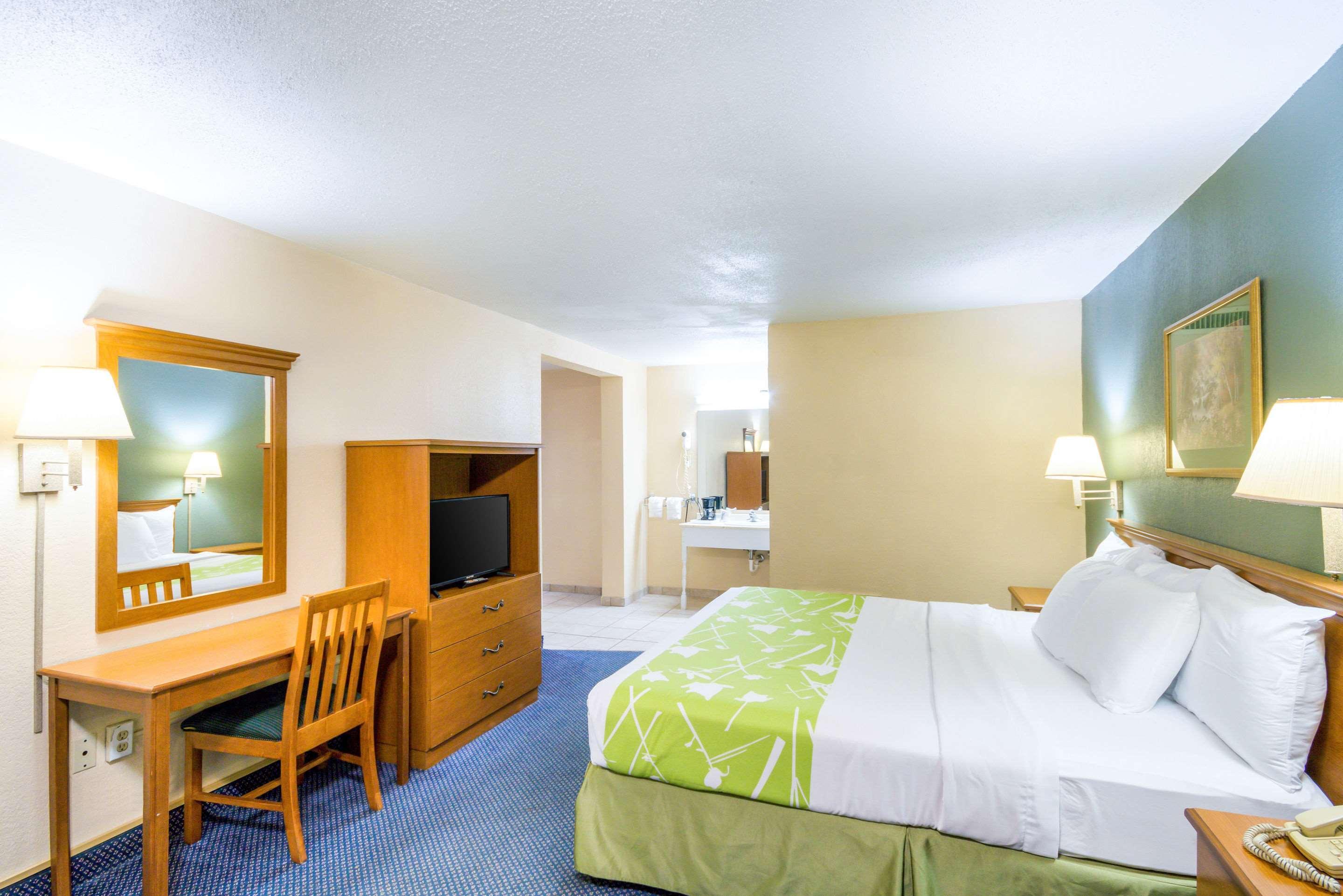 Rodeway Inn And Suites Portsmouth Εξωτερικό φωτογραφία